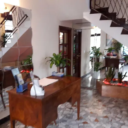 Hotell Nuovo Diana